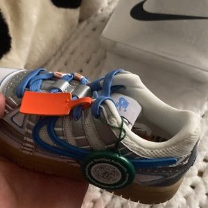 These are Preschool Nike Off-White sneaker shoes verified with authentic tag.